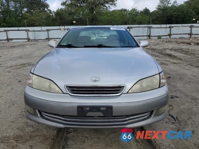 Piąte zdjęcie samochodu w środku: 2001 LEXUS ES 300 VIN:JT8BF28G410325142 - miniatura