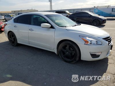 Czwarte zdjęcie samochodu z boku: 2015 NISSAN ALTIMA 2.5 VIN:1N4AL3AP8FN921344 - miniatura