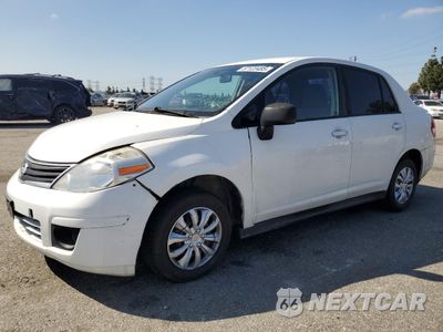 2009 NISSAN VERSA S 3N1CC11E39L454248 - główne zdjęcie licytacji z USA - miniatura