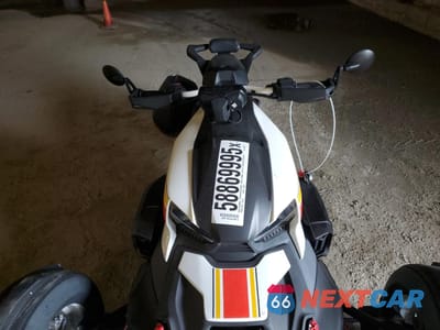 Piąte zdjęcie samochodu w środku: 2022 CAN-AM RYKER RALLY EDITION VIN:3JB2HEH24NJ000502 - miniatura
