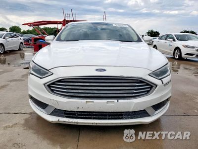 Piąte zdjęcie samochodu w środku: 2018 FORD FUSION SE HYBRID VIN:3FA6P0LU6JR118646 - miniatura