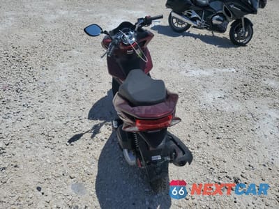Czwarte zdjęcie samochodu z boku: 2016 HONDA PCX 150 VIN:RLHKF1806GY100973 - miniatura