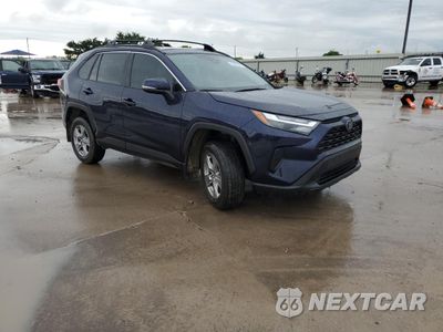 Czwarte zdjęcie samochodu z boku: 2023 TOYOTA RAV4 XLE VIN:2T3P1RFV5PW396287 - miniatura