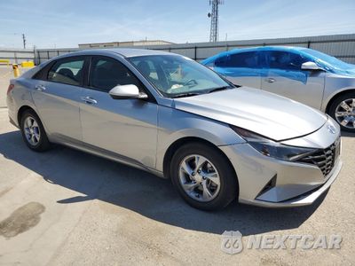 Czwarte zdjęcie samochodu z boku: 2022 HYUNDAI ELANTRA SE VIN:5NPLL4AG9NH077435 - miniatura