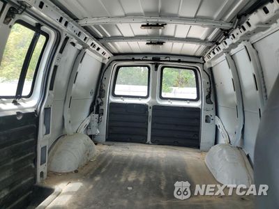 Zdjęcie 10 z 15 samochodu: 2018 CHEVROLET EXPRESS G2500 VIN:1GCWGAFP2J1339273 - miniatura
