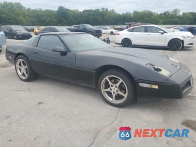Czwarte zdjęcie samochodu z boku: 1984 CHEVROLET CORVETTE VIN:1G1AY078XE5109058 - miniatura