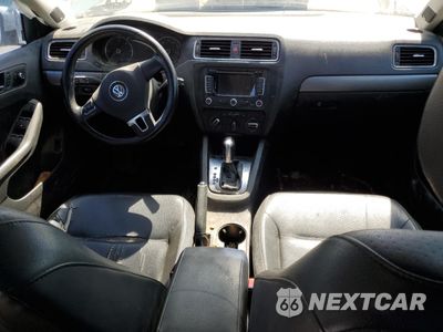 Zdjęcie 8 z 14 samochodu: 2013 VOLKSWAGEN JETTA TDI VIN:3VWLL7AJ6DM377291 - miniatura