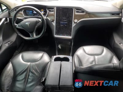 Zdjęcie 8 z 12 samochodu: 2014 TESLA MODEL S VIN:5YJSA1H16EFP44977 - miniatura