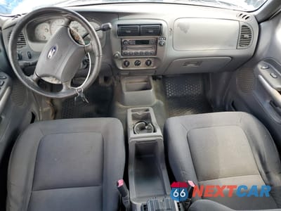 Zdjęcie 8 z 13 samochodu: 2001 FORD EXPLORER SPORT TRAC VIN:1FMZU67E01UA21338 - miniatura