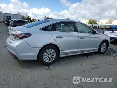Trzecie zdjęcie samochodu z tyłu: 2016 HYUNDAI SONATA HYBRID VIN:KMHE24L11GA040275 - miniatura