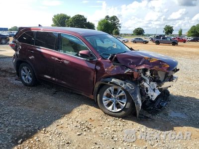Czwarte zdjęcie samochodu z boku: 2015 TOYOTA HIGHLANDER LE VIN:5TDZKRFH7FS107877 - miniatura
