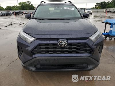 Piąte zdjęcie samochodu w środku: 2023 TOYOTA RAV4 XLE VIN:2T3P1RFV5PW396287 - miniatura