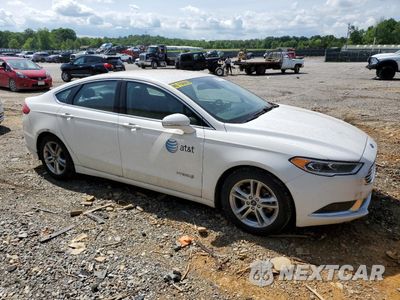 Czwarte zdjęcie samochodu z boku: 2018 FORD FUSION SE HYBRID VIN:3FA6P0LUXJR129925 - miniatura