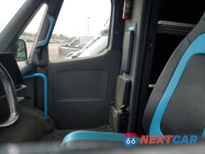 Zdjęcie 7 z 13 samochodu: 2023 RIVIAN EDV 700 VIN:7FCEHEB77PN006388 - miniatura