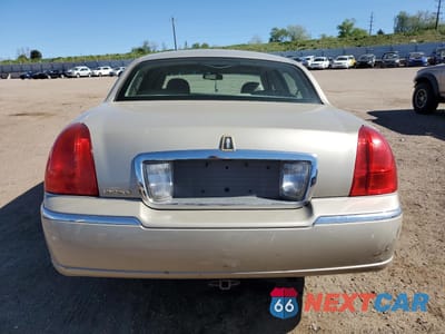 Zdjęcie 6 z 12 samochodu: 2009 LINCOLN TOWN CAR SIGNATURE LIMITED VIN:2LNHM82V09X623546 - miniatura