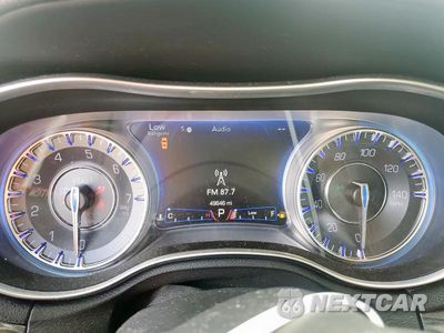 Zdjęcie 16 z 23 samochodu: 2018 CHRYSLER 300 TOURING VIN:2C3CCAAG2JH308357 - miniatura
