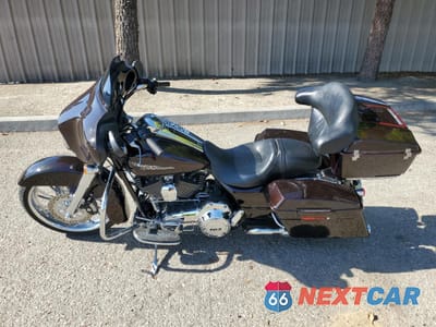 Trzecie zdjęcie samochodu z tyłu: 2011 HARLEY-DAVIDSON FLHX VIN:1HD1KBM34BB650471 - miniatura