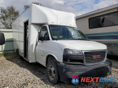 Czwarte zdjęcie samochodu z boku: 2020 GMC SAVANA CUTAWAY G3500 VIN:7GZ37TCG3LN010373 - miniatura