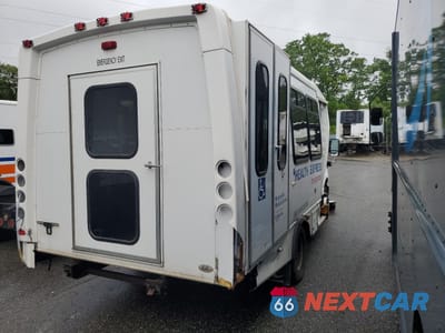 Trzecie zdjęcie samochodu z tyłu: 2016 FORD ECONOLINE E350 SUPER DUTY CUTAWAY VAN VIN:1FDEE3FS8GDC57908 - miniatura