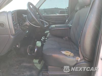 Zdjęcie 7 z 12 samochodu: 2005 GMC SIERRA K2500 HEAVY DUTY VIN:1GTHK242X5E245709 - miniatura