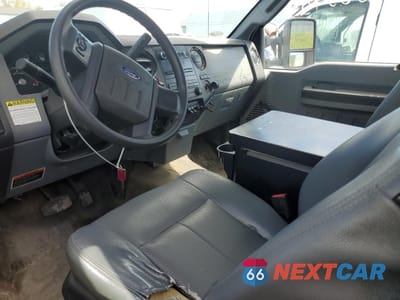 Zdjęcie 8 z 13 samochodu: 2013 FORD F450 SUPER DUTY VIN:1FDUF4GYXDEB64427 - miniatura