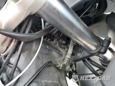 Zdjęcie 9 z 10 samochodu: 2002 HONDA CBR1100 XX VIN:JH2SC35162M500153 - miniatura