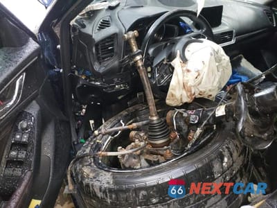 Zdjęcie 8 z 12 samochodu: 2018 MAZDA 3 GRAND TOURING VIN:3MZBN1M35JM253718 - miniatura