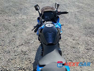 Zdjęcie 6 z 10 samochodu: 2024 SUZUKI GSX800 F VIN:JS1EM13B8R7101752 - miniatura