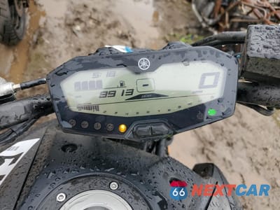 Zdjęcie 7 z 10 samochodu: 2018 YAMAHA MT07 VIN:JYARM27EXJA001169 - miniatura