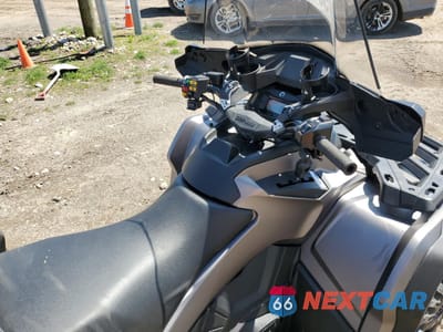 Piąte zdjęcie samochodu w środku: 2023 CAN-AM OUTLANDER MAX XT 1000R VIN:3JBLPAX44PJ000134 - miniatura
