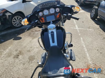 Zdjęcie 6 z 9 samochodu: 2014 HARLEY-DAVIDSON FLHXS STREET GLIDE SPECIAL VIN:1HD1KRM16EB669874 - miniatura