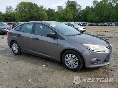 Czwarte zdjęcie samochodu z boku: 2012 FORD FOCUS S VIN:1FAHP3E20CL251779 - miniatura