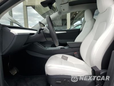 Zdjęcie 7 z 12 samochodu: 2024 TESLA MODEL Y VIN:7SAYGDEE5RA328233 - miniatura