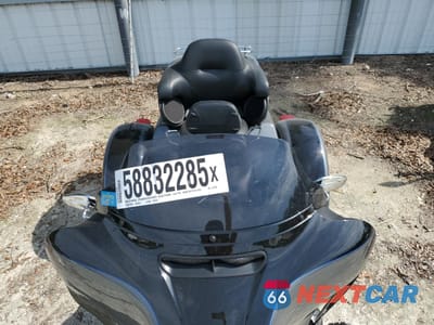 Piąte zdjęcie samochodu w środku: 2022 HARLEY-DAVIDSON FLHTCUTG VIN:1HD1MAF12NB852780 - miniatura