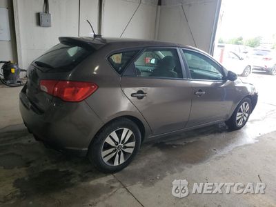 Trzecie zdjęcie samochodu z tyłu: 2013 KIA FORTE EX VIN:KNAFU5A28D5744530 - miniatura