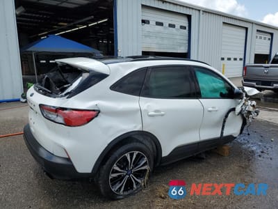 Trzecie zdjęcie samochodu z tyłu: 2022 FORD ESCAPE SE VIN:1FMCU0G66NUB83637 - miniatura