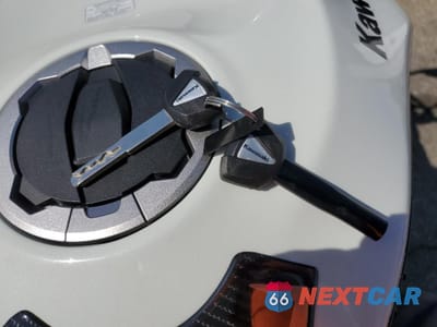 Zdjęcie 8 z 10 samochodu: 2024 KAWASAKI ZX636 K VIN:JKBZXJK13RA001221 - miniatura