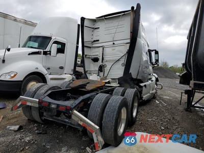 Czwarte zdjęcie samochodu z boku: 2023 VOLVO VNL SEMI TRUCK VIN:4V4NC9EH5PN307665 - miniatura