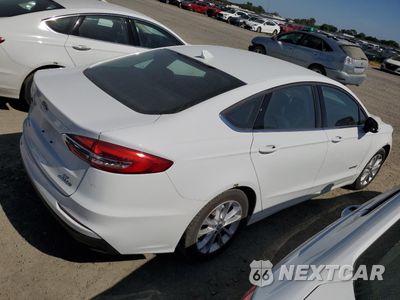 Trzecie zdjęcie samochodu z tyłu: 2019 FORD FUSION SE VIN:3FA6P0LU1KR263949 - miniatura
