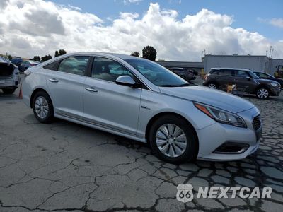 Czwarte zdjęcie samochodu z boku: 2016 HYUNDAI SONATA HYBRID VIN:KMHE24L11GA040275 - miniatura