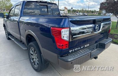 Trzecie zdjęcie samochodu z tyłu: 2016 NISSAN TITAN XD SL VIN:1N6BA1F40GN517153 - miniatura