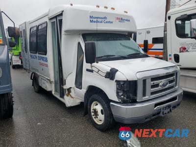 Czwarte zdjęcie samochodu z boku: 2016 FORD ECONOLINE E350 SUPER DUTY CUTAWAY VAN VIN:1FDEE3FS8GDC57908 - miniatura
