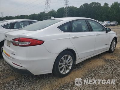 Trzecie zdjęcie samochodu z tyłu: 2019 FORD FUSION SE VIN:3FA6P0LU9KR184061 - miniatura