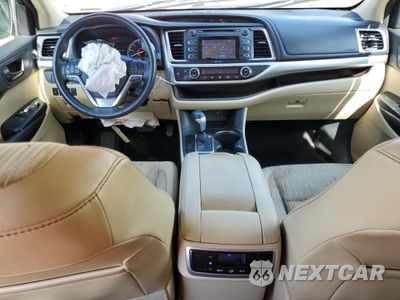 Zdjęcie 8 z 16 samochodu: 2015 TOYOTA HIGHLANDER LE VIN:5TDZKRFH7FS107877 - miniatura