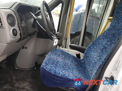 Zdjęcie 7 z 14 samochodu: 2016 FORD ECONOLINE E350 SUPER DUTY CUTAWAY VAN VIN:1FDEE3FS8GDC57908 - miniatura