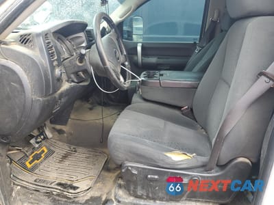 Zdjęcie 7 z 13 samochodu: 2008 CHEVROLET SILVERADO K3500 VIN:1GCHK33618F169581 - miniatura