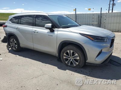 Czwarte zdjęcie samochodu z boku: 2021 TOYOTA HIGHLANDER HYBRID XLE VIN:5TDGBRCH5MS530014 - miniatura