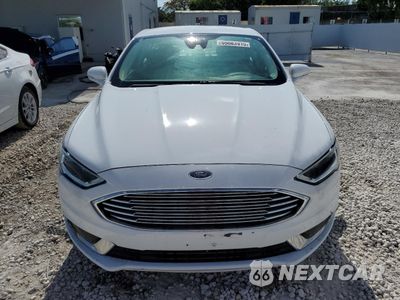 Piąte zdjęcie samochodu w środku: 2018 FORD FUSION SE HYBRID VIN:3FA6P0LUXJR278707 - miniatura