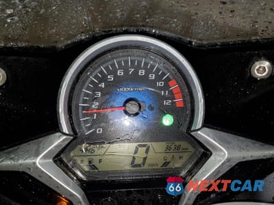 Zdjęcie 7 z 9 samochodu: 2011 HONDA CBR250 R VIN:MLHMC4115B5004152 - miniatura