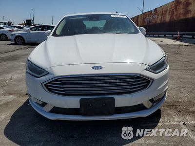 Piąte zdjęcie samochodu w środku: 2017 FORD FUSION SE HYBRID VIN:3FA6P0LU7HR409327 - miniatura